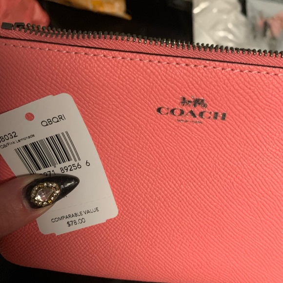 Coach Wristlet NWT pink - Picture 4 of 4